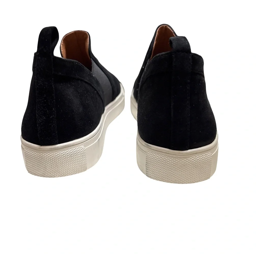 Caslon Ezra Women's Black Slip-On Suede Sneakers 5.5